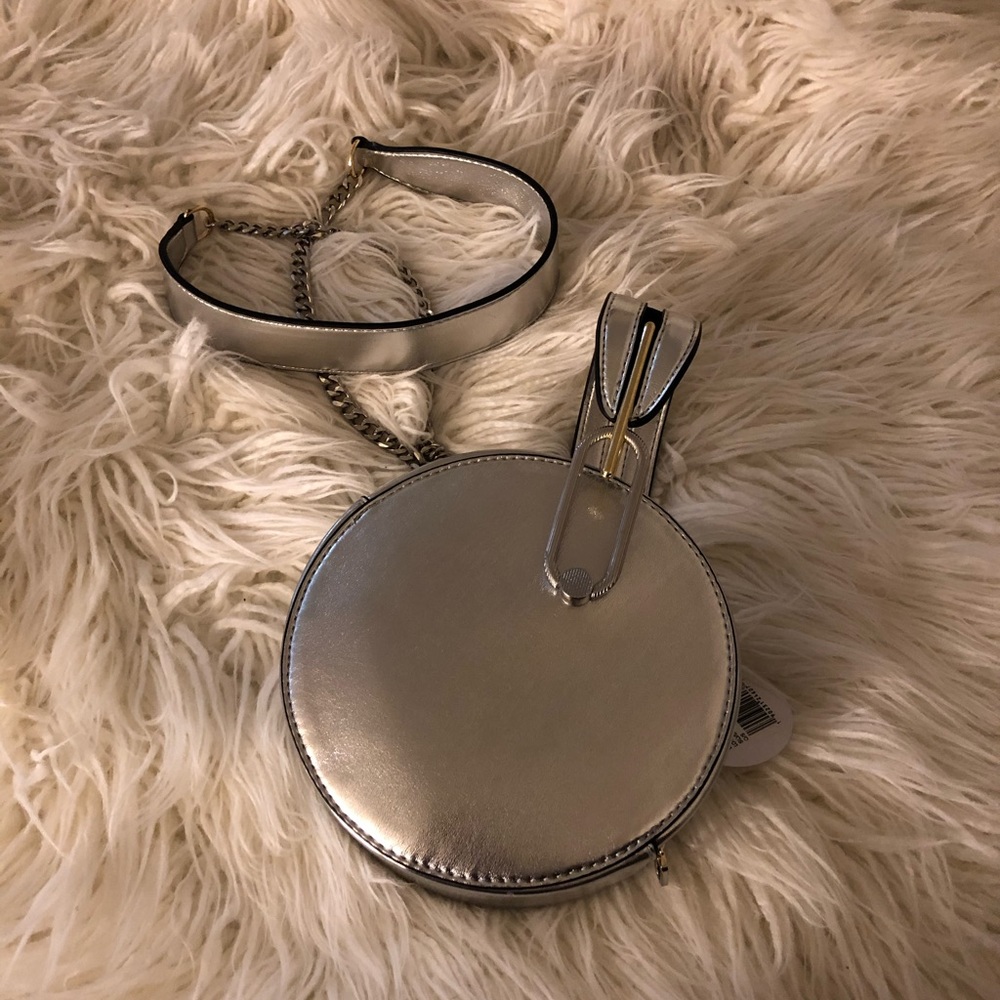 SOLD! Cute Silver round crossbody!